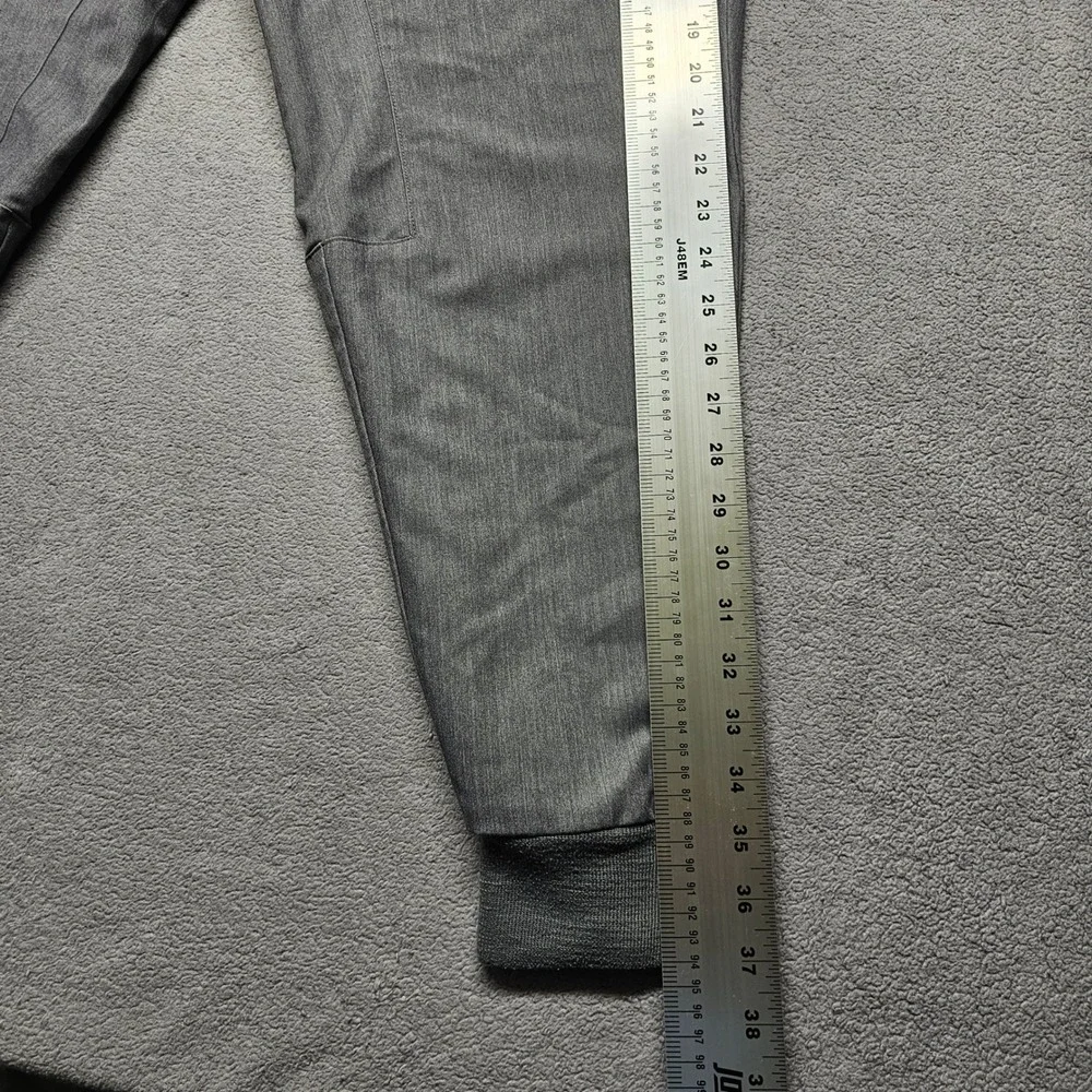 FIGS Technical Collection Mens M/S Grey Jogger Scrub Pants Medical Uniform Short
